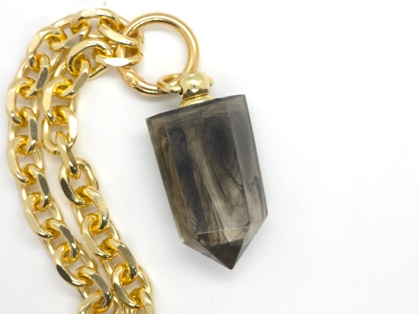 Shade Muse Pendant Gold