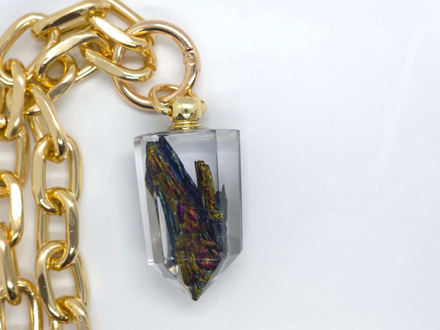 Aura Kyanite Muse Gold